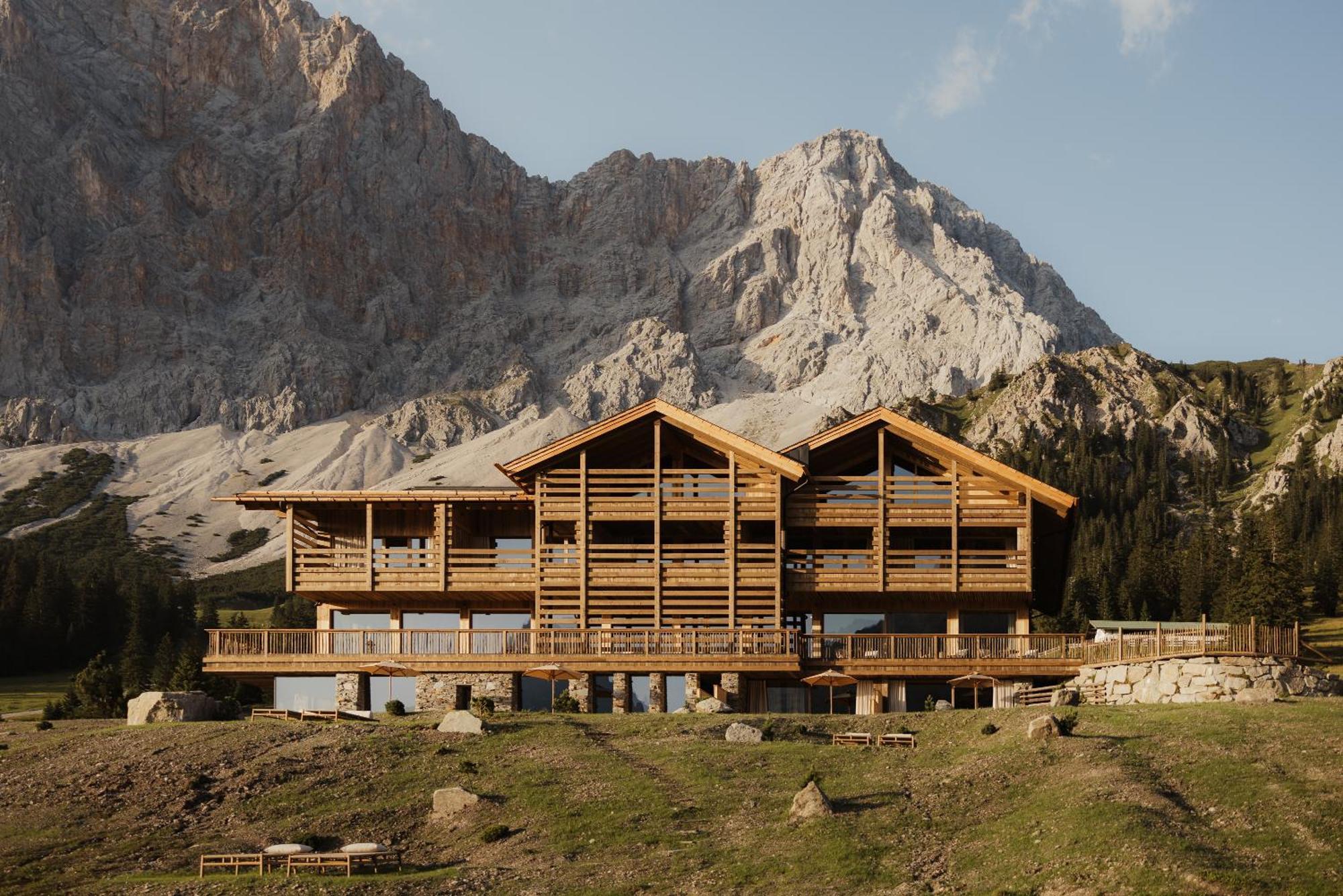 Eriro Hotel Ehrwald Exterior photo